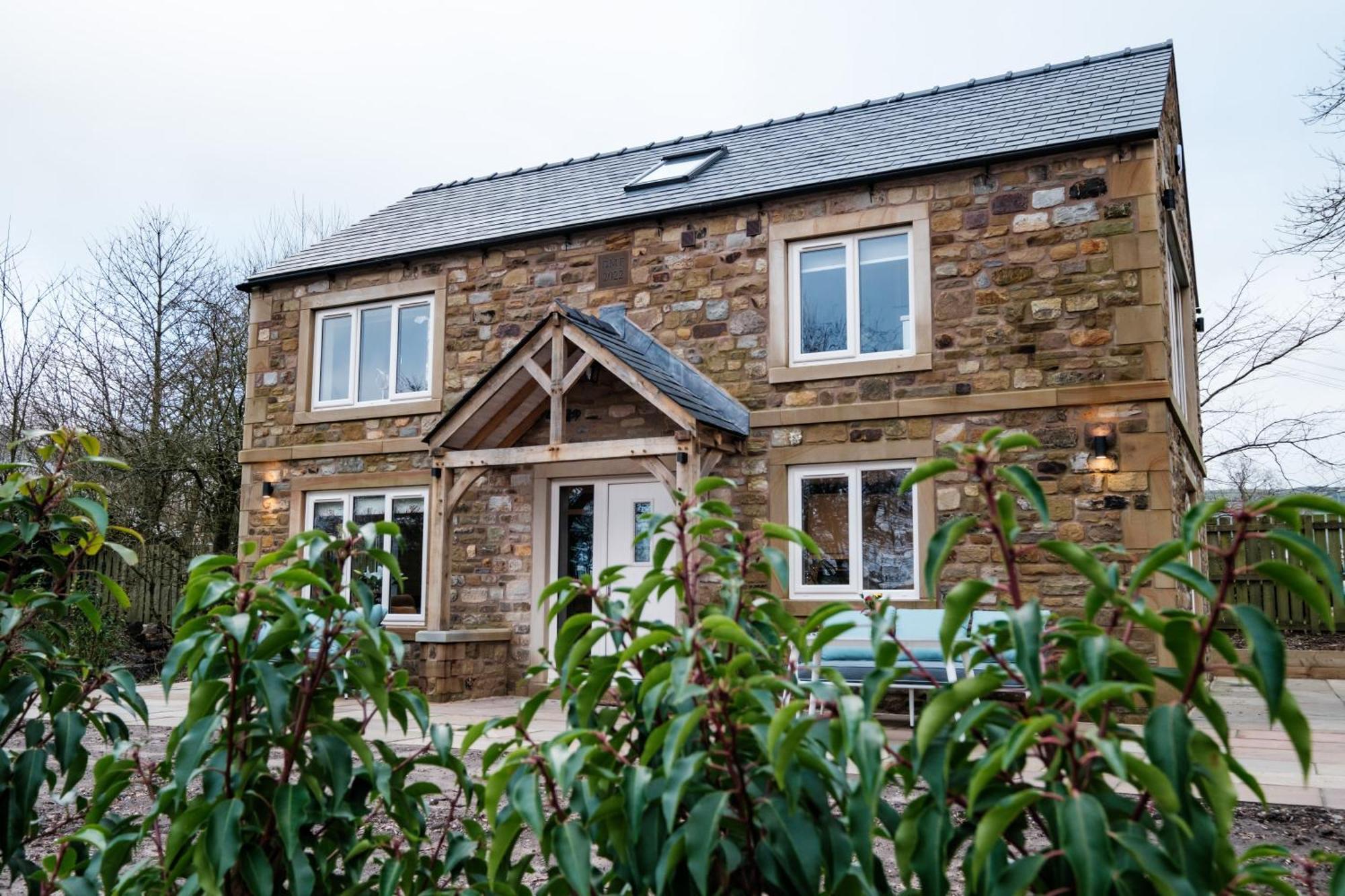 Bramley Brook 5* Luxury * Whalley